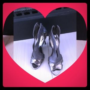 Guess shoes size 8 worn silver glitter super cute